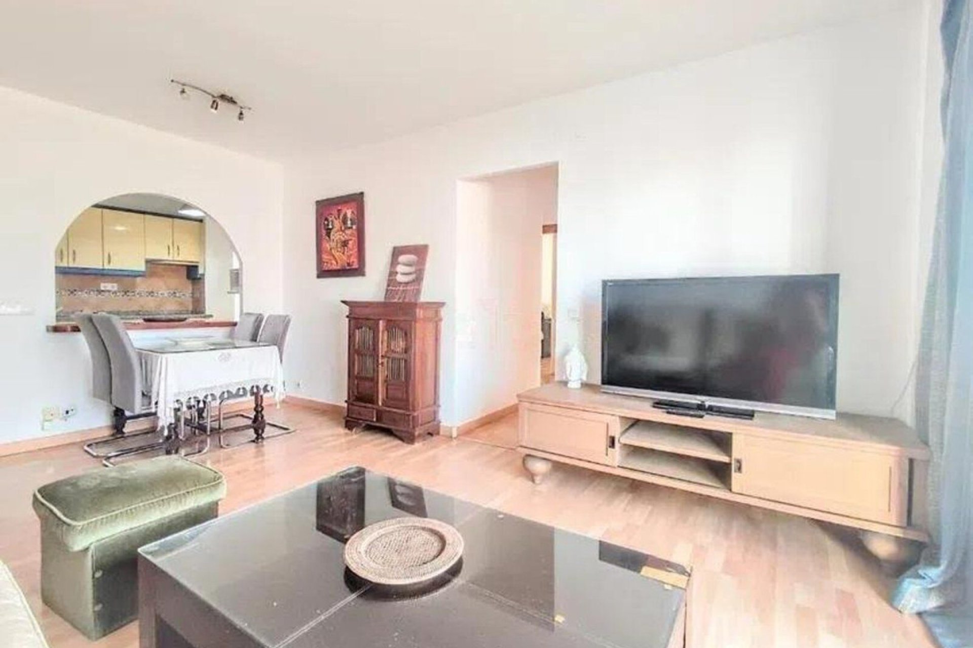 Resale - Apartment - Middle Floor Apartment - Estepona - Estepona Centro