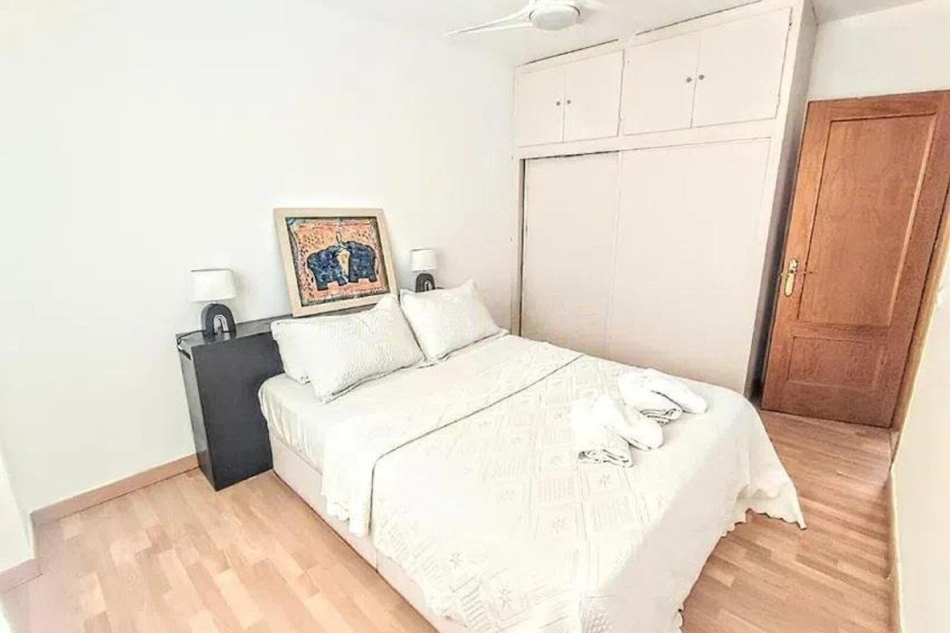 Resale - Apartment - Middle Floor Apartment - Estepona - Estepona Centro