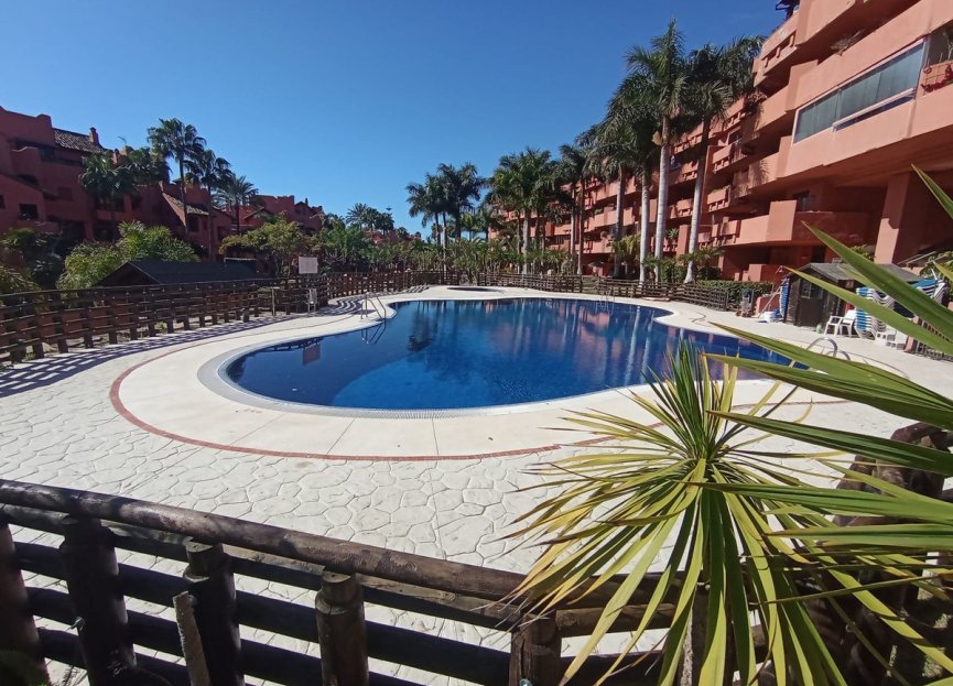 Resale - Apartment - Middle Floor Apartment - Estepona - Estepona Centro