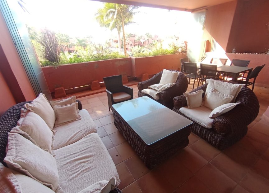 Resale - Apartment - Middle Floor Apartment - Estepona - Estepona Centro