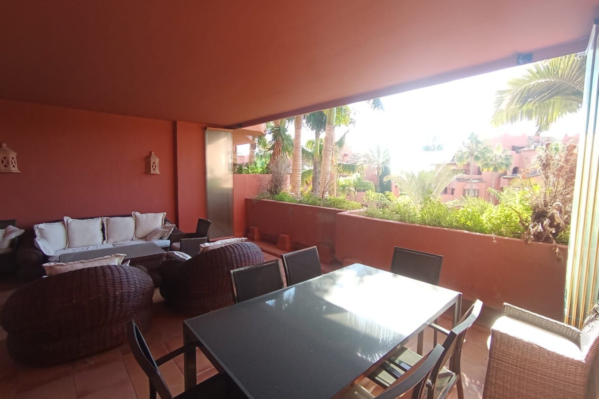 Resale - Apartment - Middle Floor Apartment - Estepona - Estepona Centro