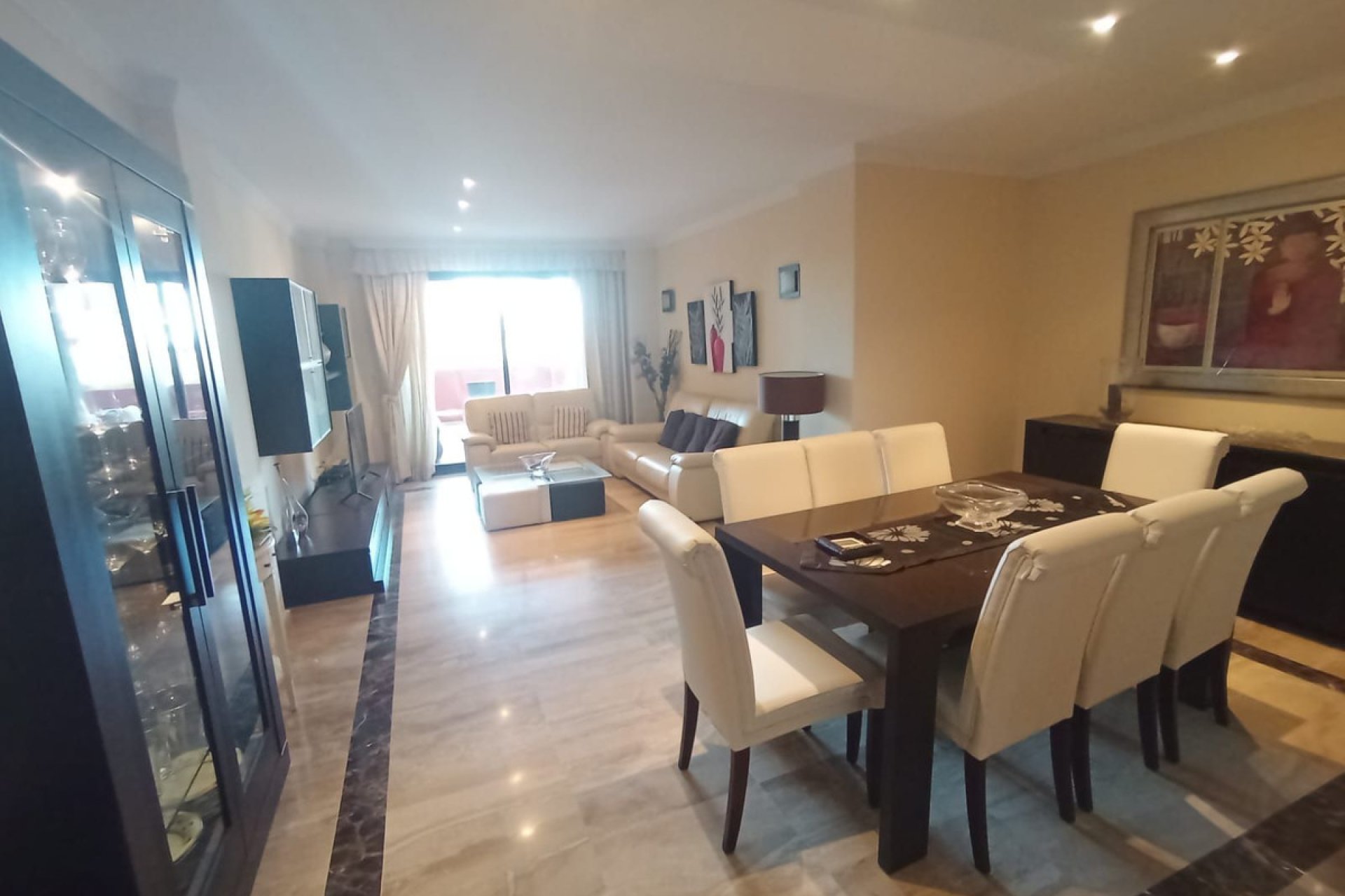 Resale - Apartment - Middle Floor Apartment - Estepona - Estepona Centro