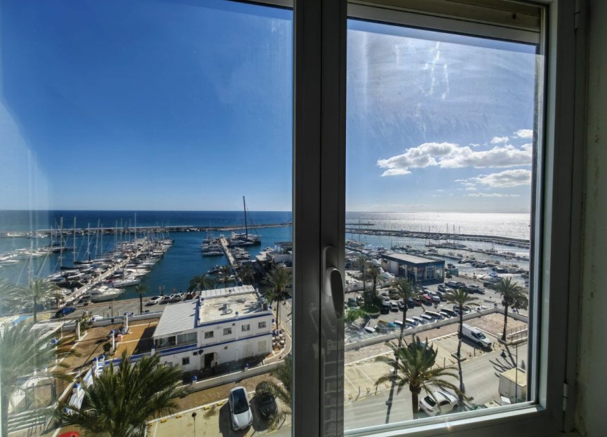 Resale - Apartment - Middle Floor Apartment - Estepona - Estepona Centro