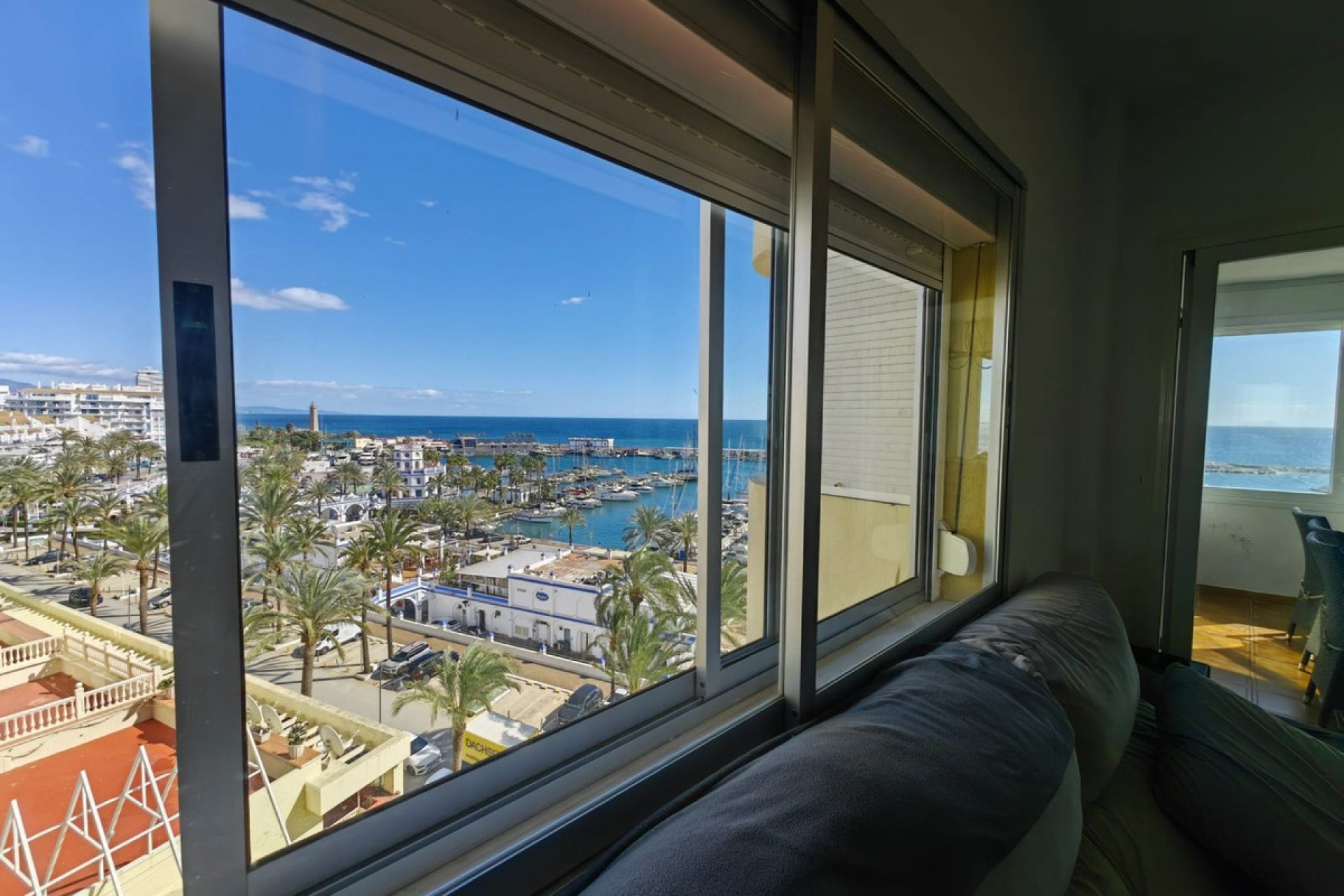 Resale - Apartment - Middle Floor Apartment - Estepona - Estepona Centro