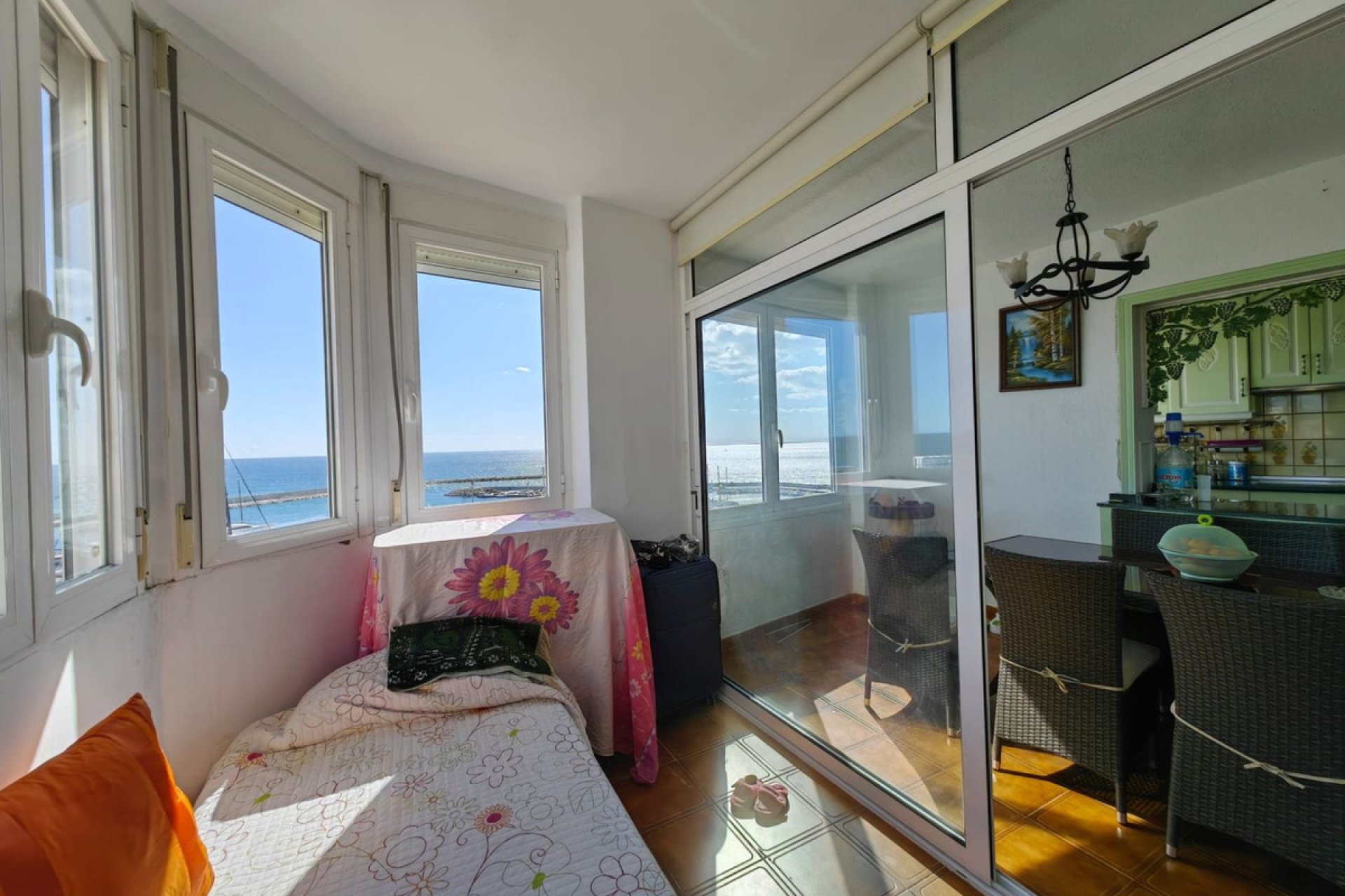 Resale - Apartment - Middle Floor Apartment - Estepona - Estepona Centro