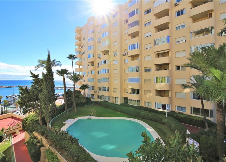 Resale - Apartment - Middle Floor Apartment - Estepona - Estepona Centro