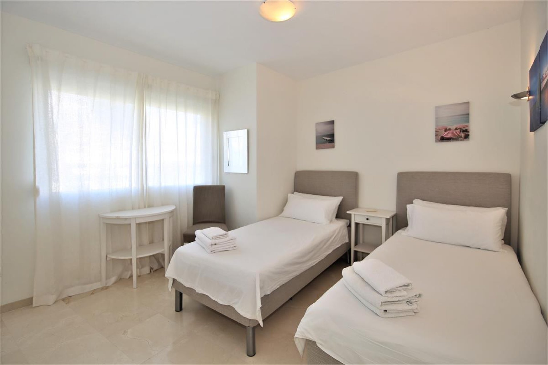 Resale - Apartment - Middle Floor Apartment - Estepona - Estepona Centro