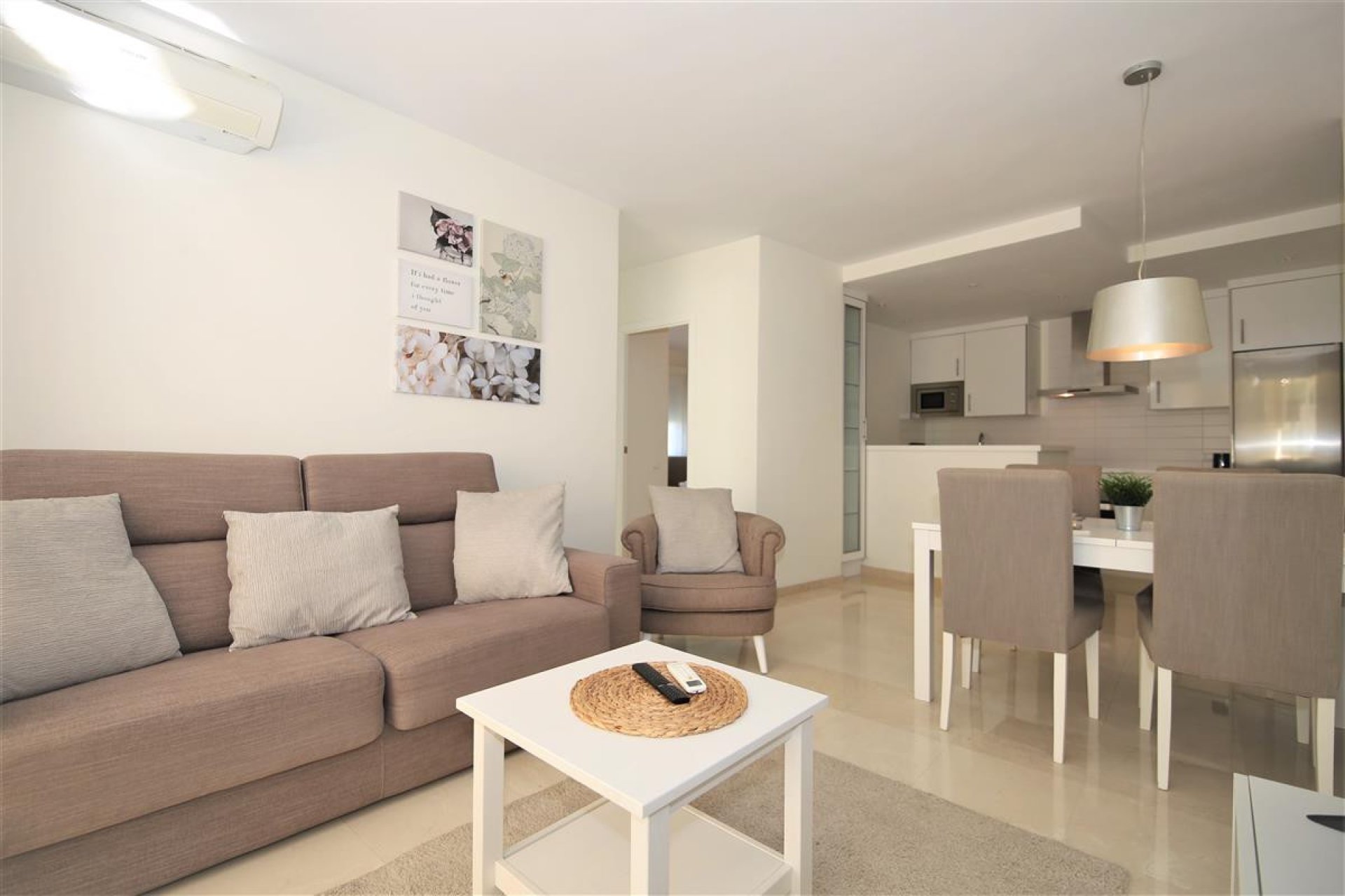 Resale - Apartment - Middle Floor Apartment - Estepona - Estepona Centro