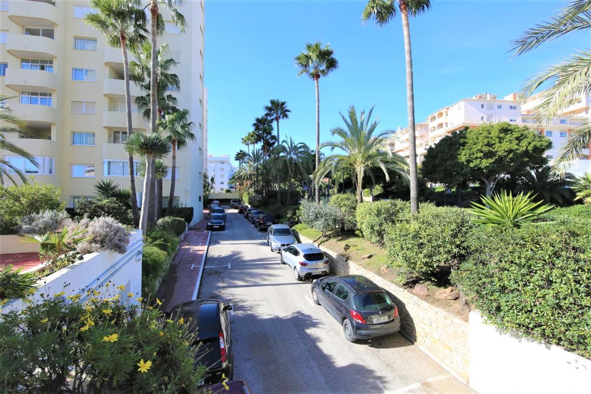 Resale - Apartment - Middle Floor Apartment - Estepona - Estepona Centro