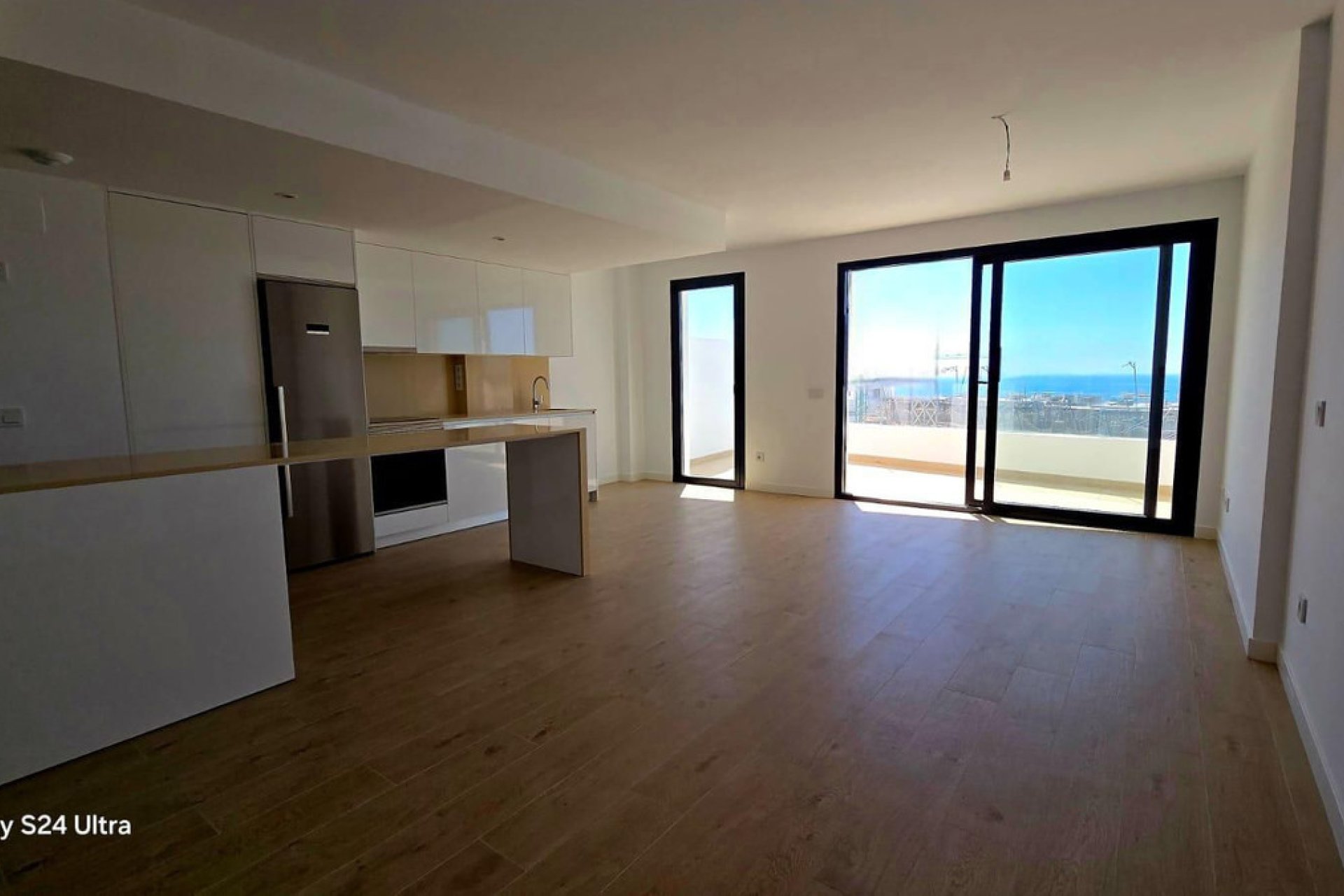 Resale - Apartment - Middle Floor Apartment - Estepona - Estepona Centro