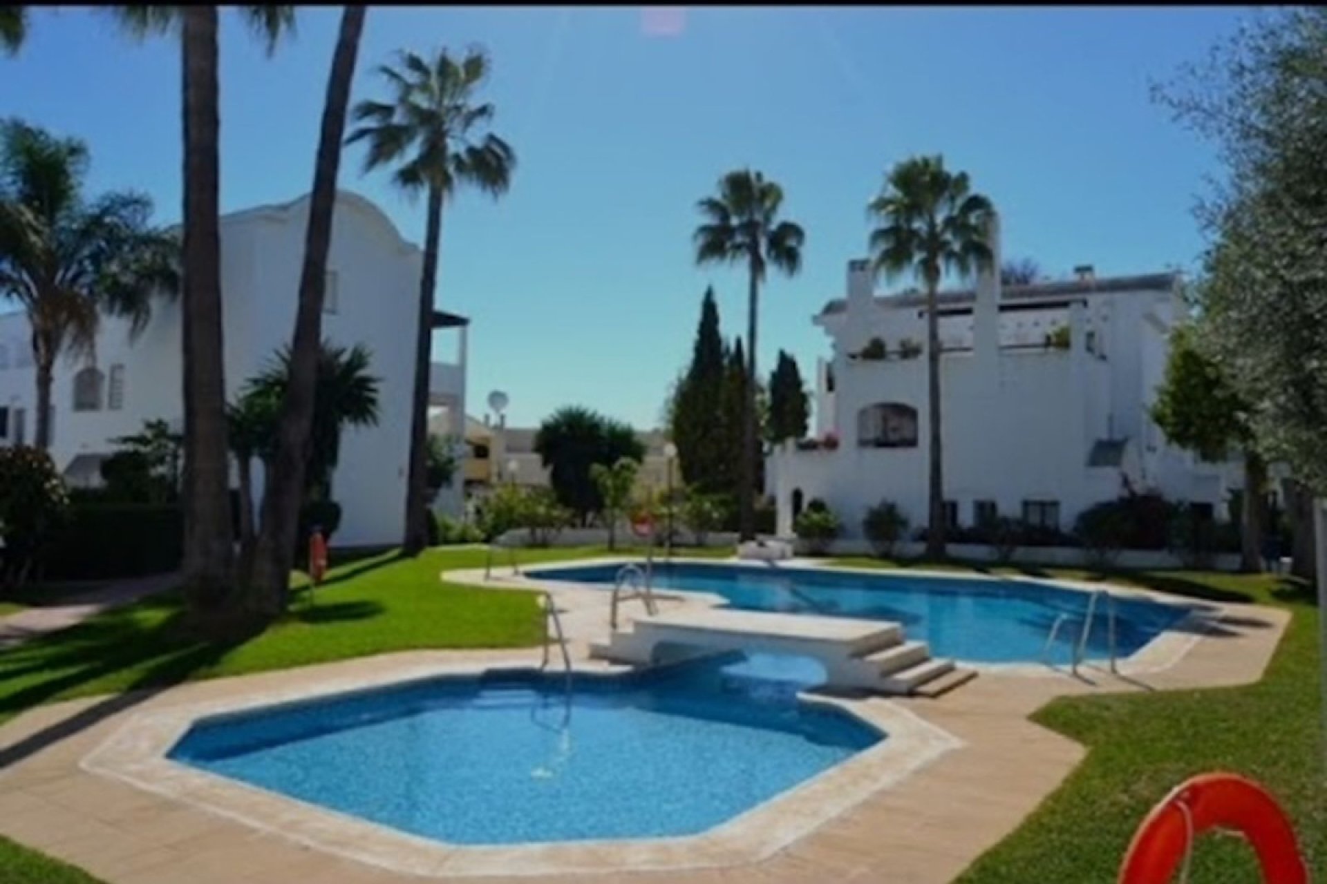 Resale - Apartment - Middle Floor Apartment - Estepona - Estepona Centro