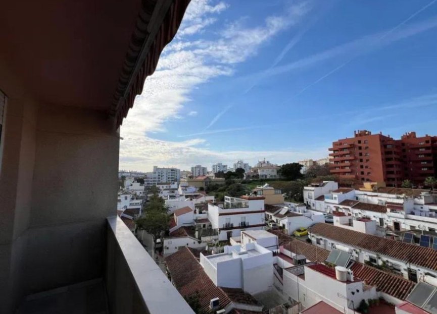 Resale - Apartment - Middle Floor Apartment - Estepona - Estepona Centro