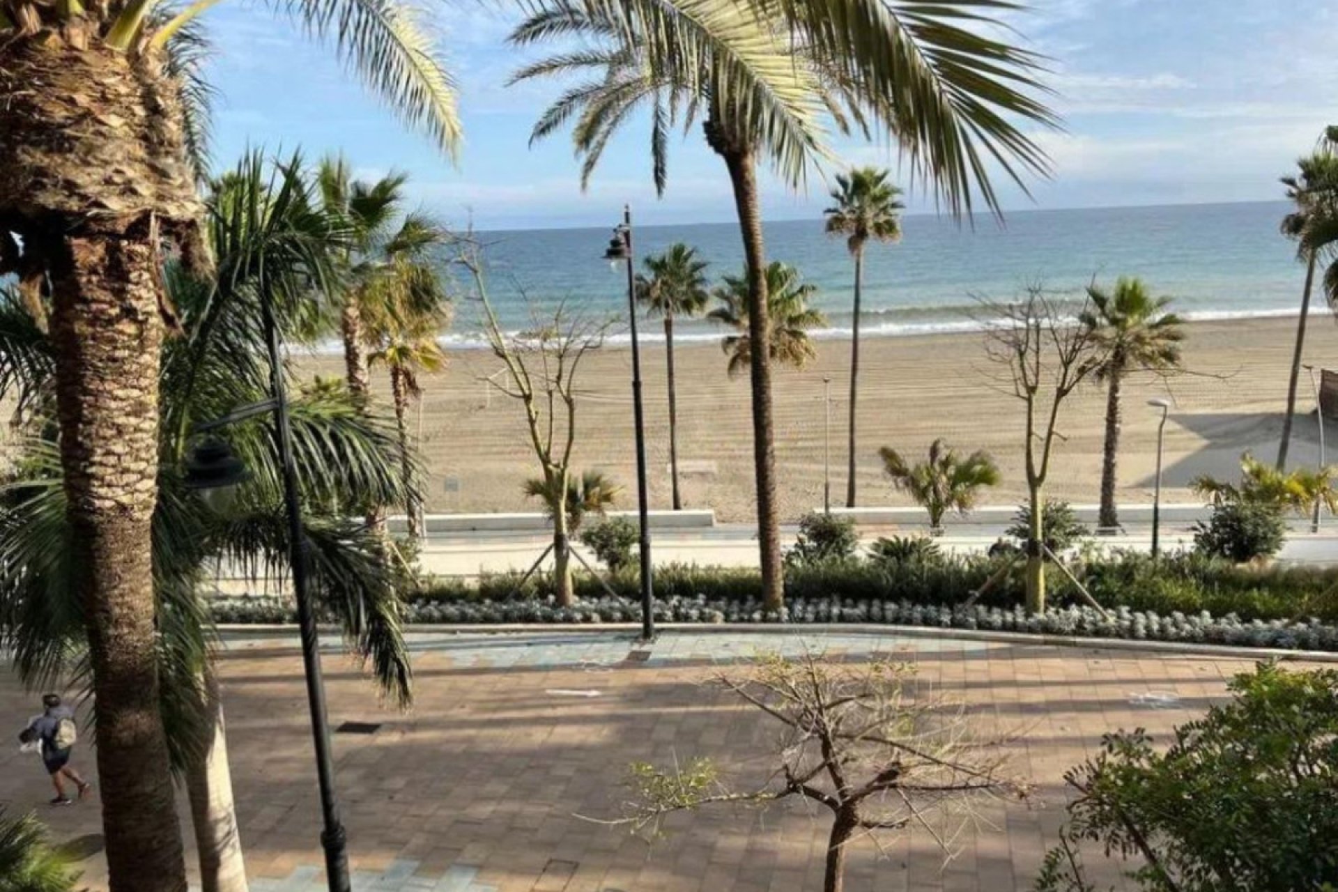 Resale - Apartment - Middle Floor Apartment - Estepona - Estepona Centro