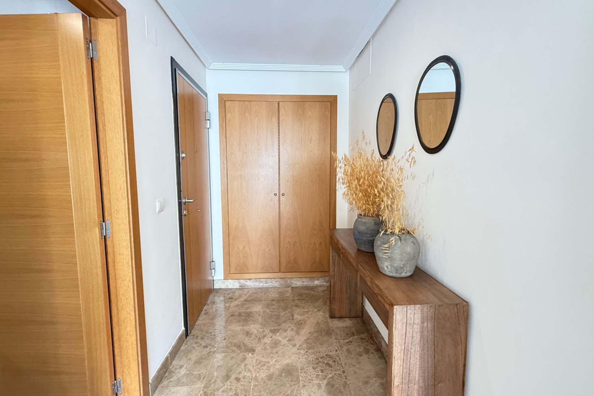 Resale - Apartment - Middle Floor Apartment - Estepona - Estepona Centro