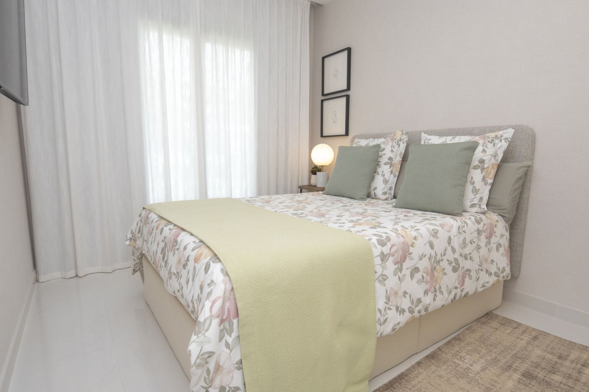 Resale - Apartment - Middle Floor Apartment - Estepona - Estepona Centro