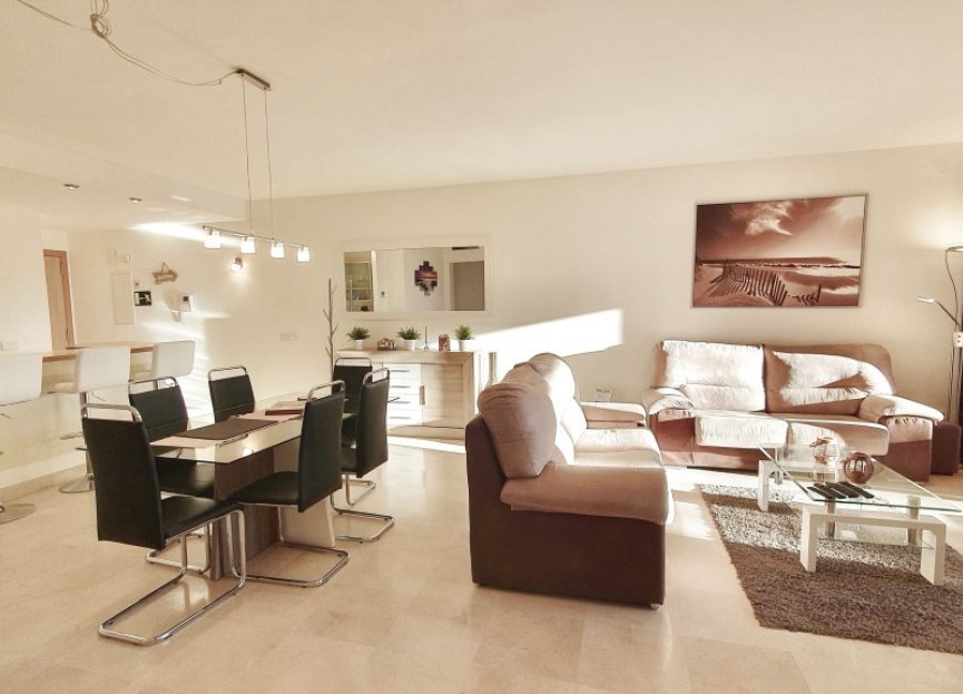 Resale - Apartment - Middle Floor Apartment - Estepona - Estepona Centro