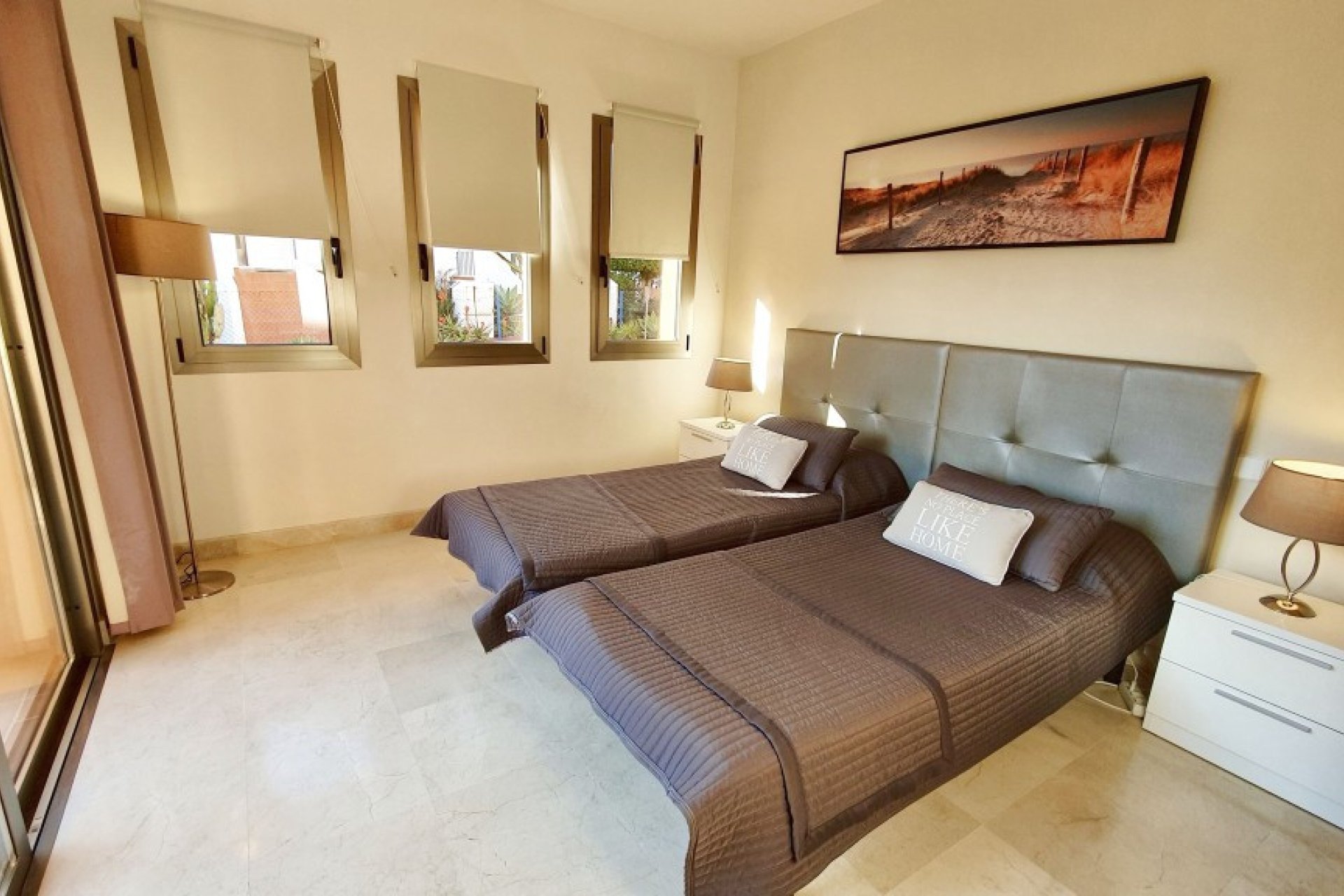 Resale - Apartment - Middle Floor Apartment - Estepona - Estepona Centro