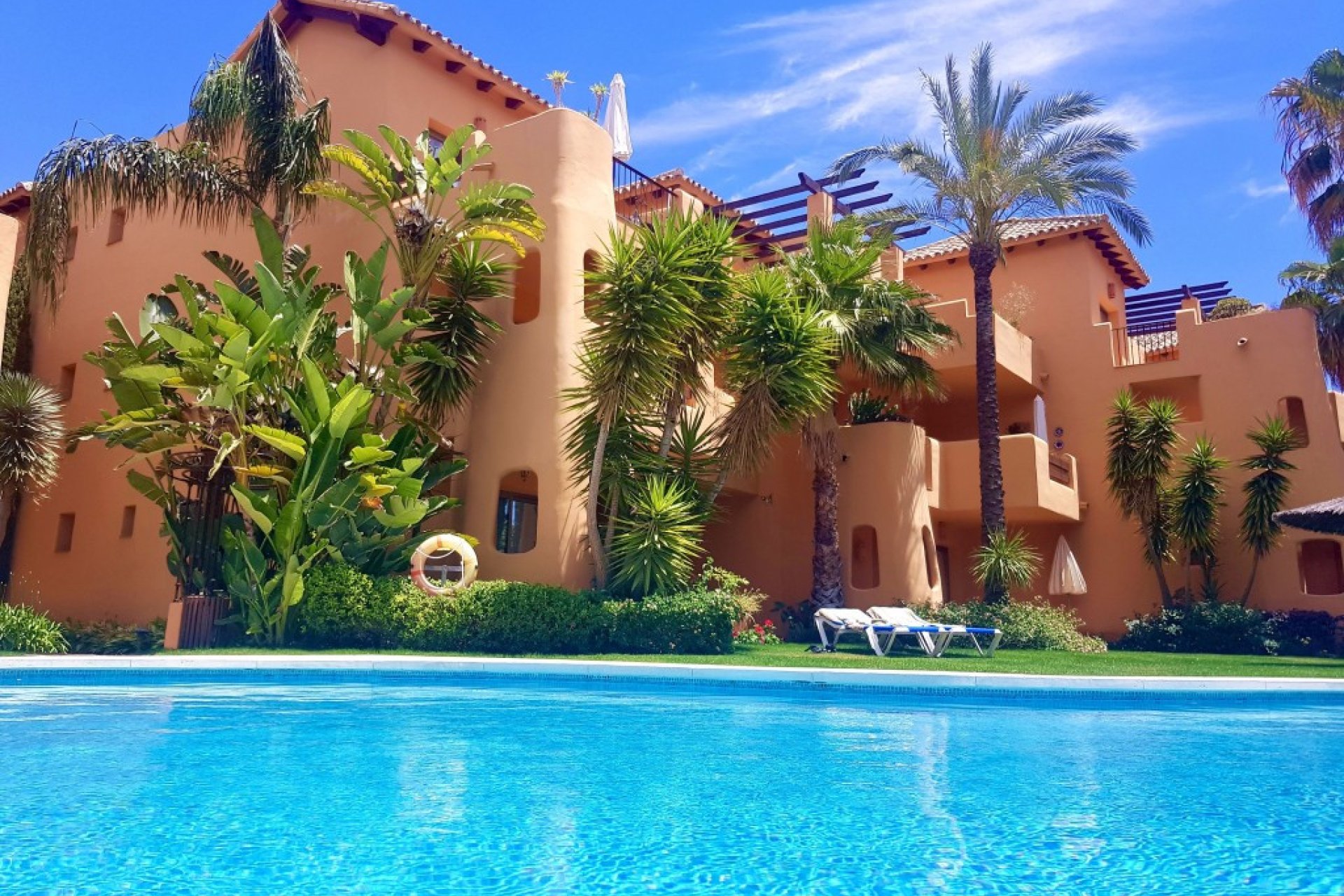 Resale - Apartment - Middle Floor Apartment - Estepona - Estepona Centro