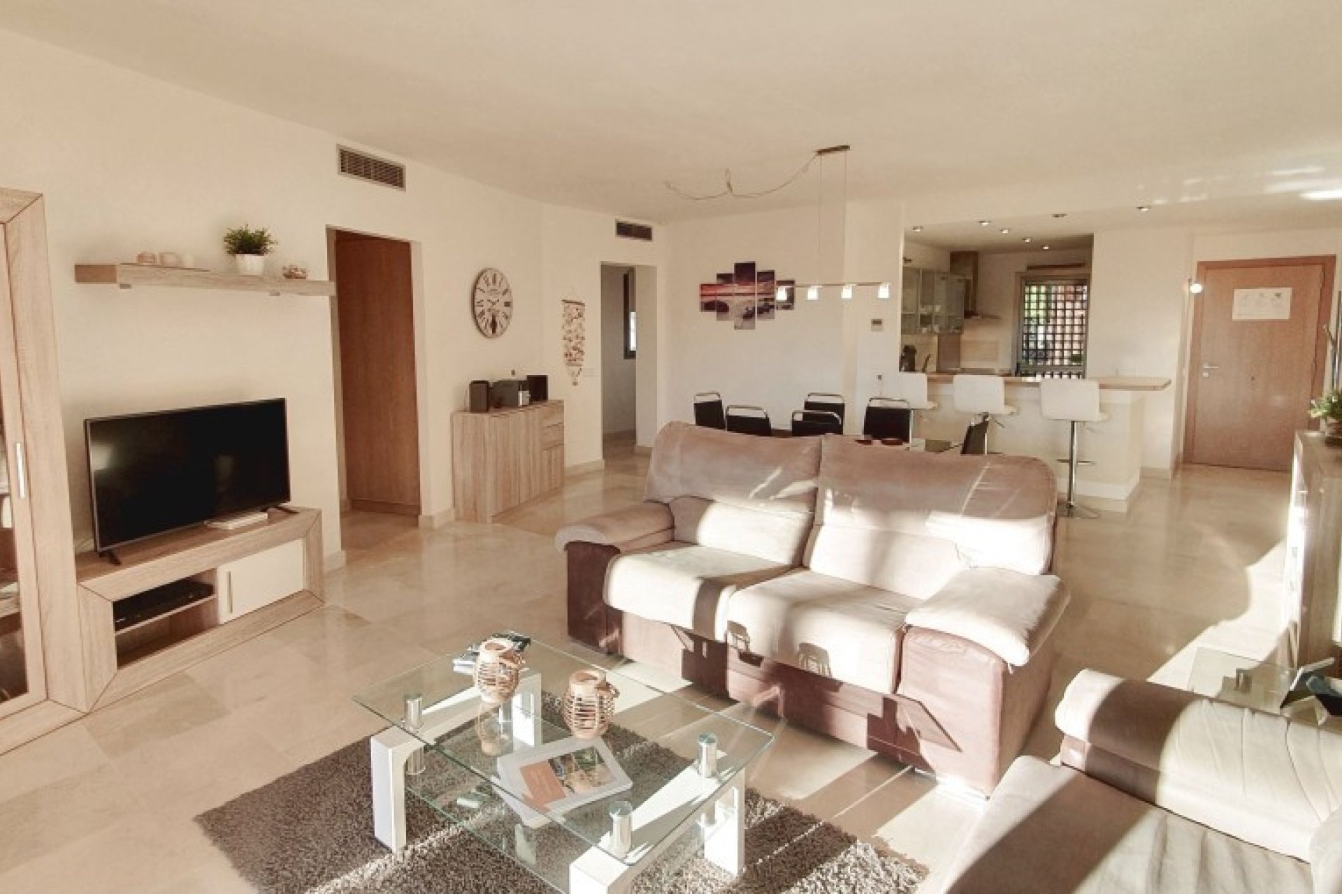 Resale - Apartment - Middle Floor Apartment - Estepona - Estepona Centro