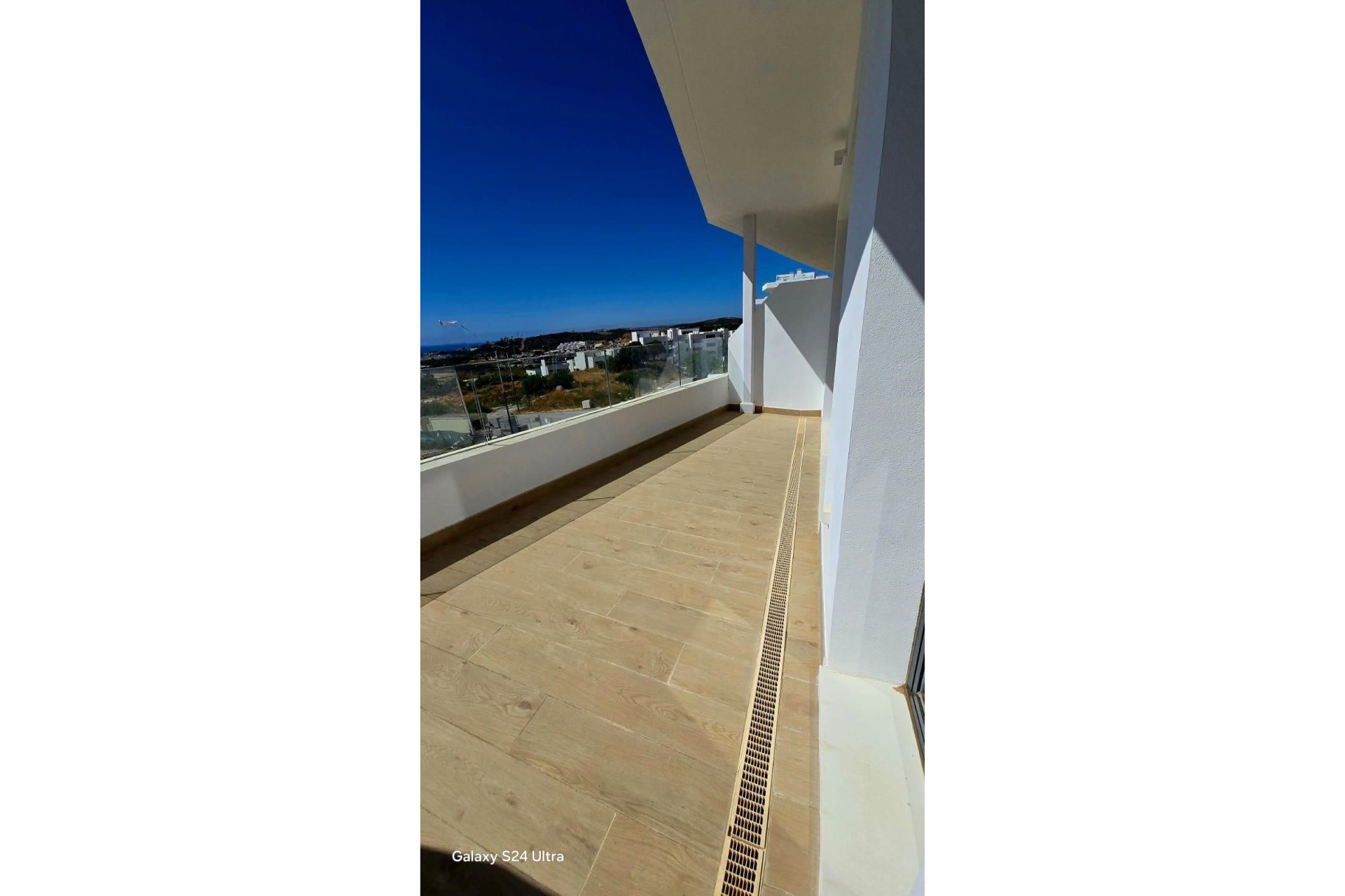 Resale - Apartment - Middle Floor Apartment - Estepona - Estepona Centro