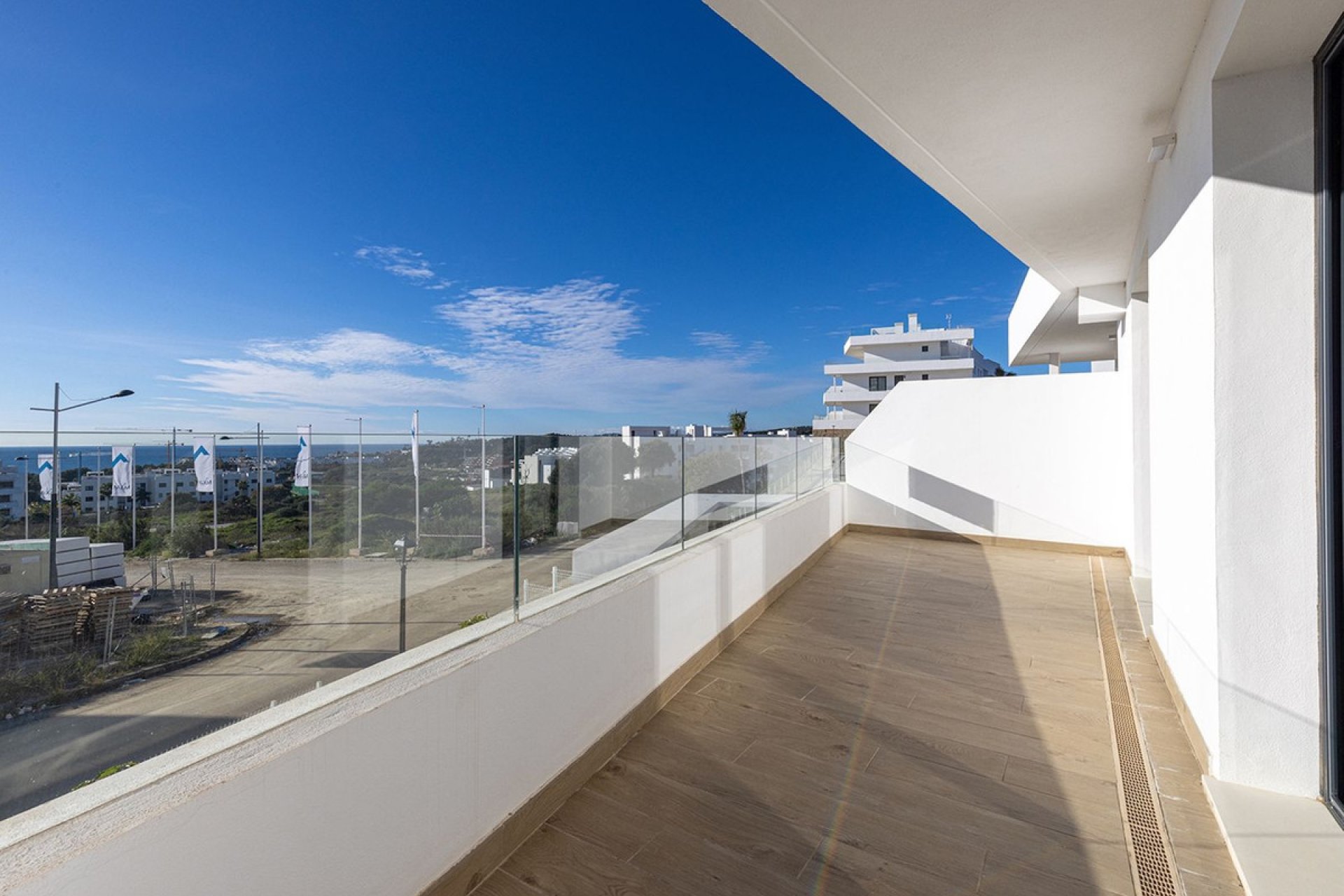 Resale - Apartment - Middle Floor Apartment - Estepona - Estepona Centro