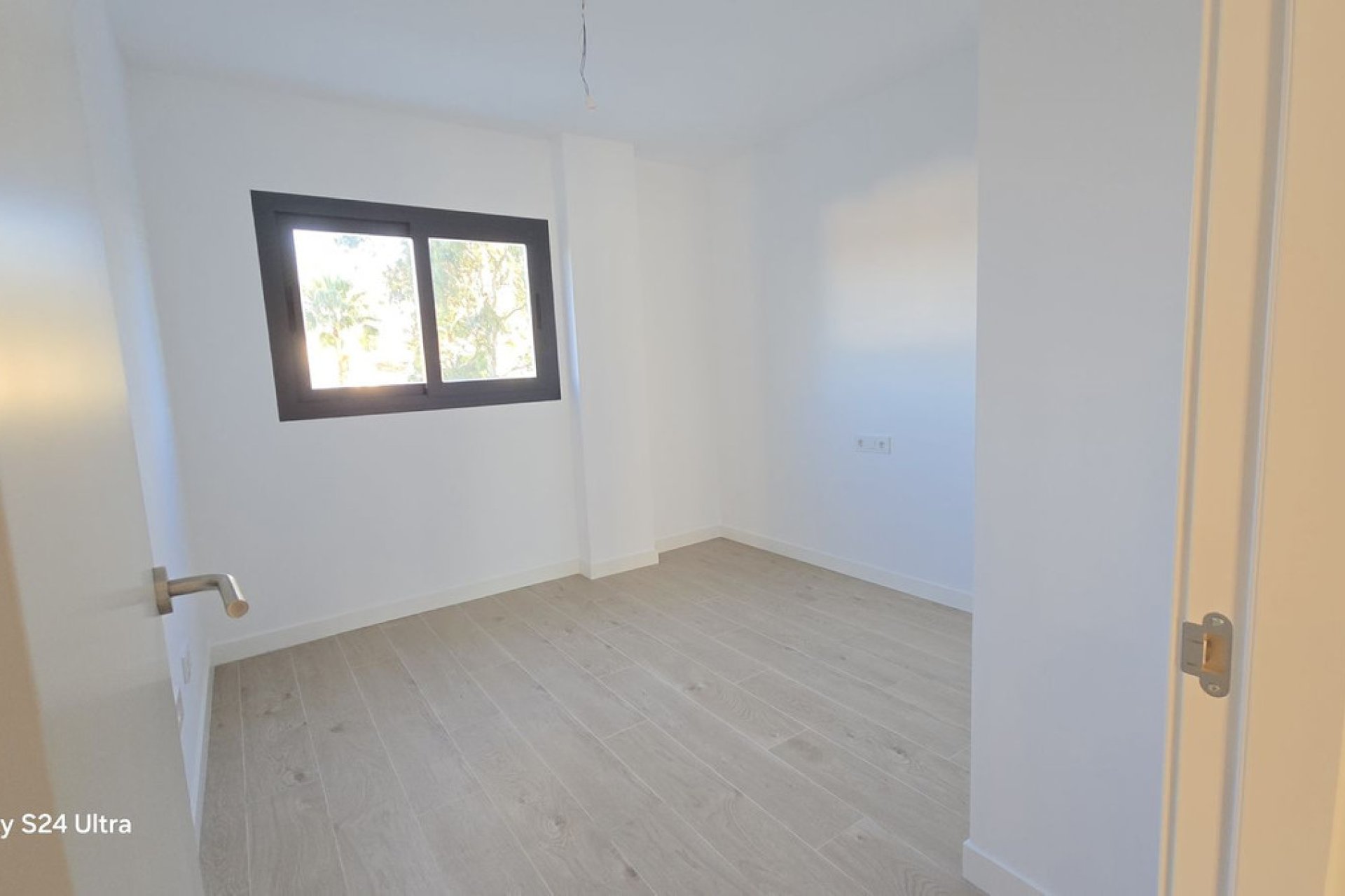 Resale - Apartment - Middle Floor Apartment - Estepona - Estepona Centro