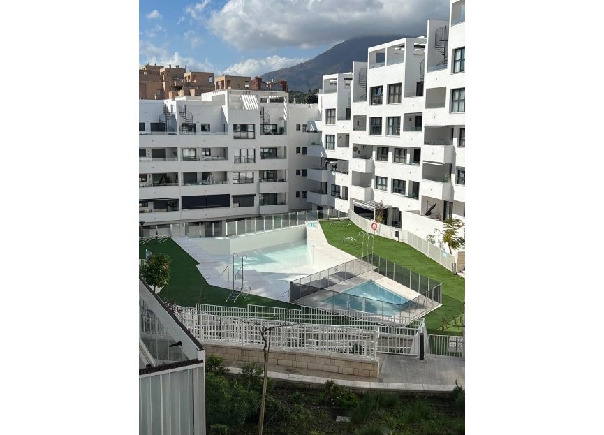 Resale - Apartment - Middle Floor Apartment - Estepona - Estepona Centro