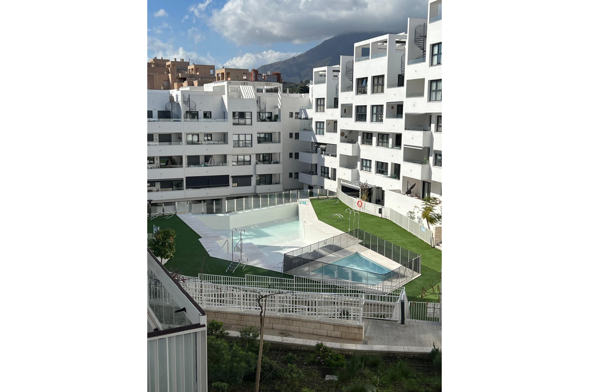 Resale - Apartment - Middle Floor Apartment - Estepona - Estepona Centro