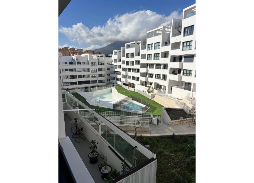 Resale - Apartment - Middle Floor Apartment - Estepona - Estepona Centro