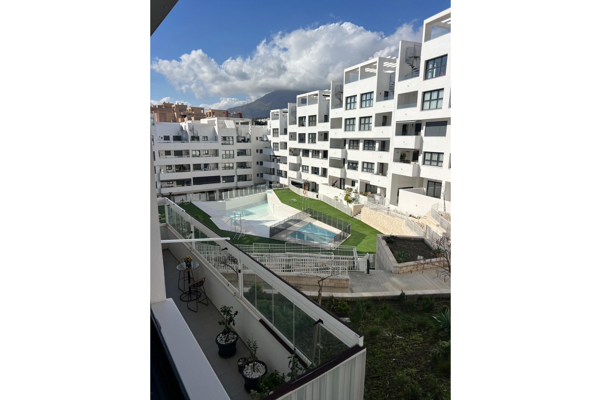 Resale - Apartment - Middle Floor Apartment - Estepona - Estepona Centro