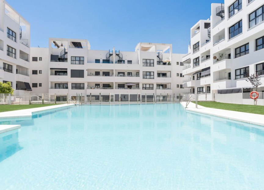 Resale - Apartment - Middle Floor Apartment - Estepona - Estepona Centro