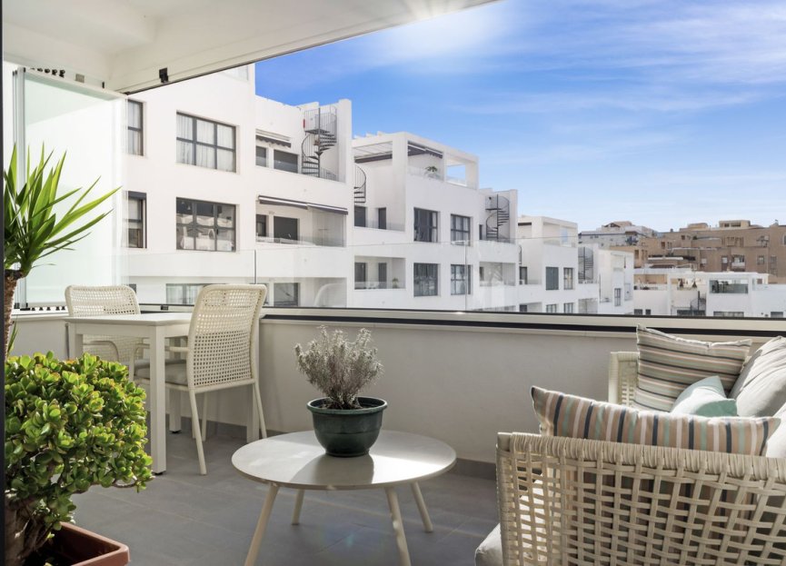 Resale - Apartment - Middle Floor Apartment - Estepona - Estepona Centro