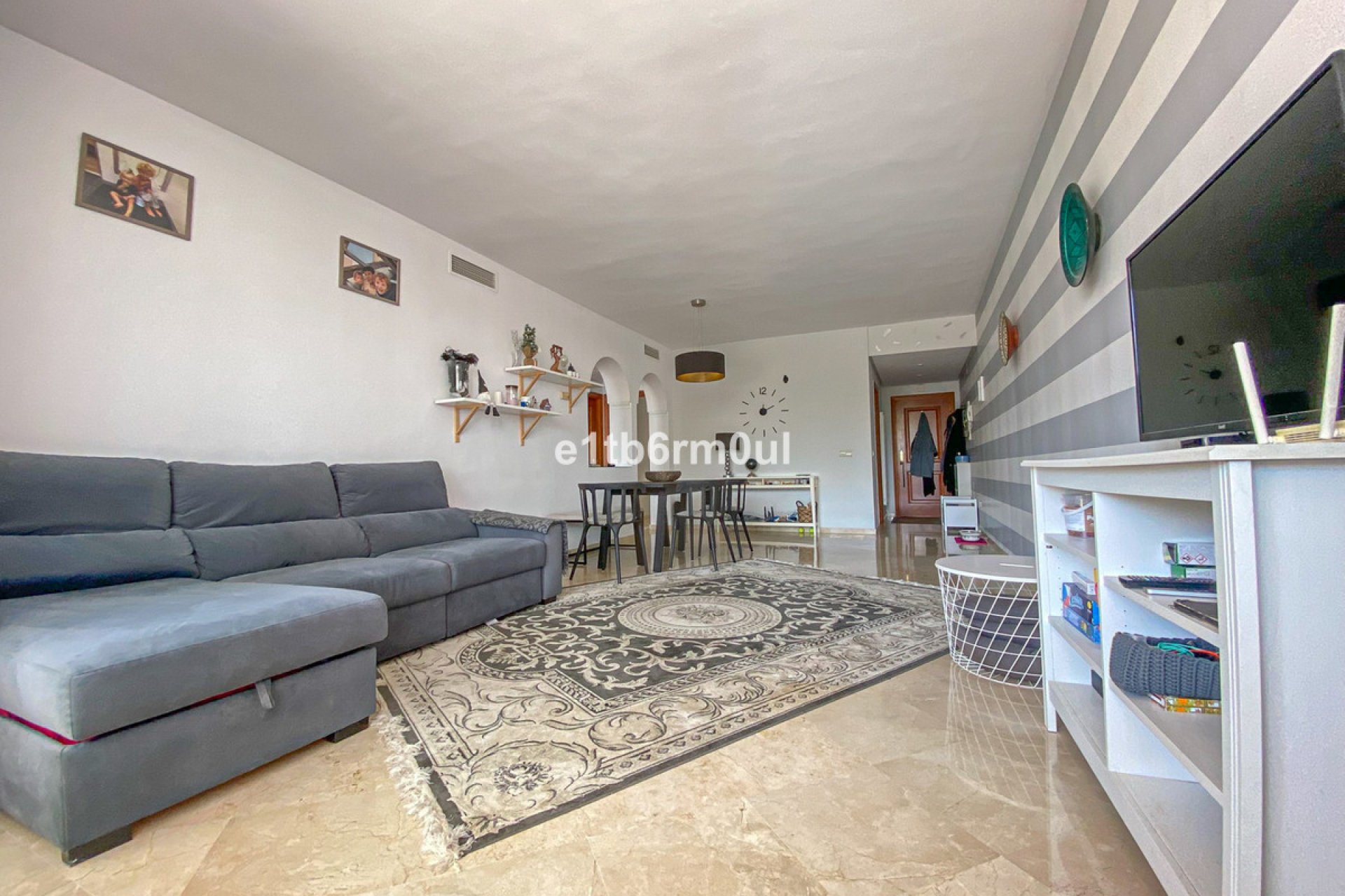 Resale - Apartment - Middle Floor Apartment - Estepona - Estepona Centro