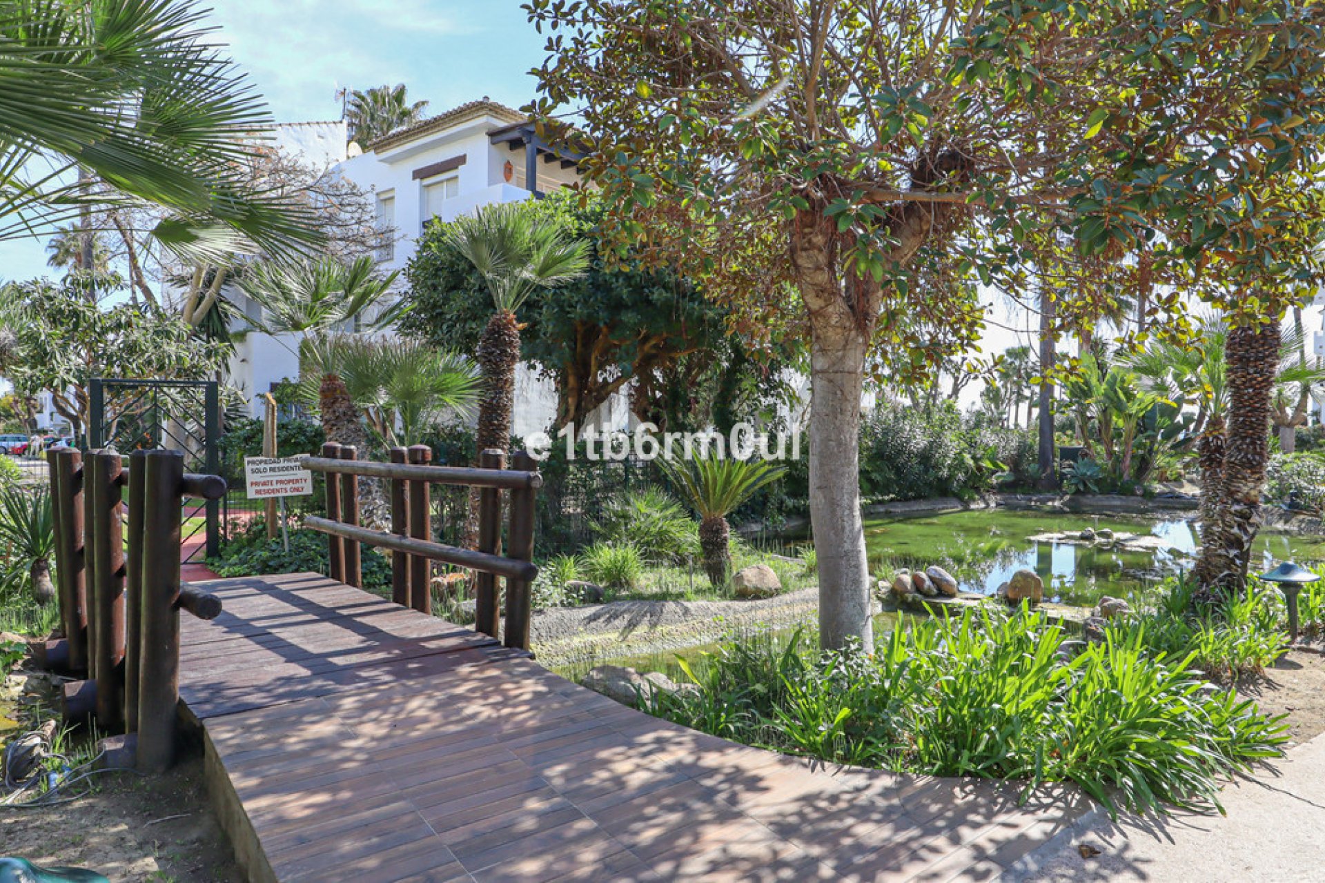 Resale - Apartment - Middle Floor Apartment - Estepona - Estepona Centro