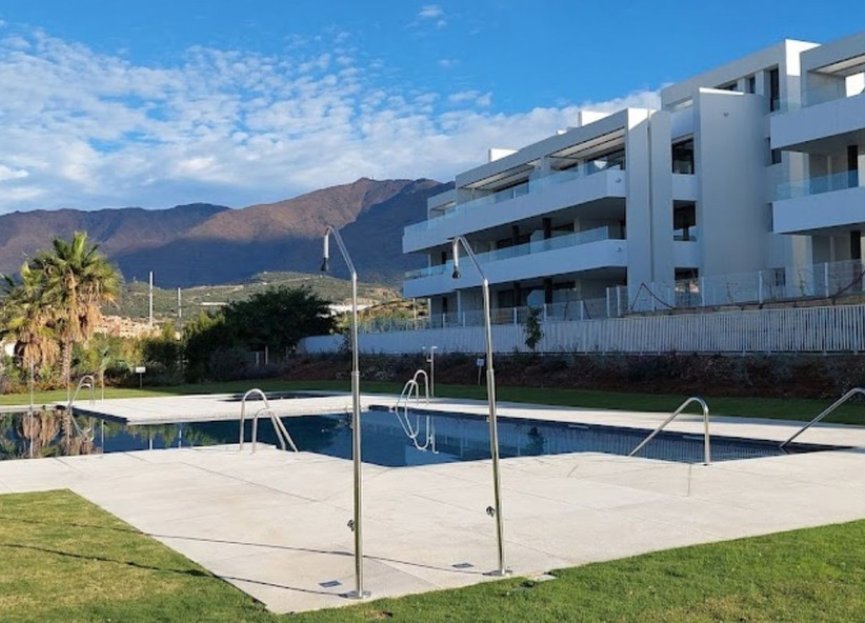 Resale - Apartment - Middle Floor Apartment - Estepona - Estepona Centro