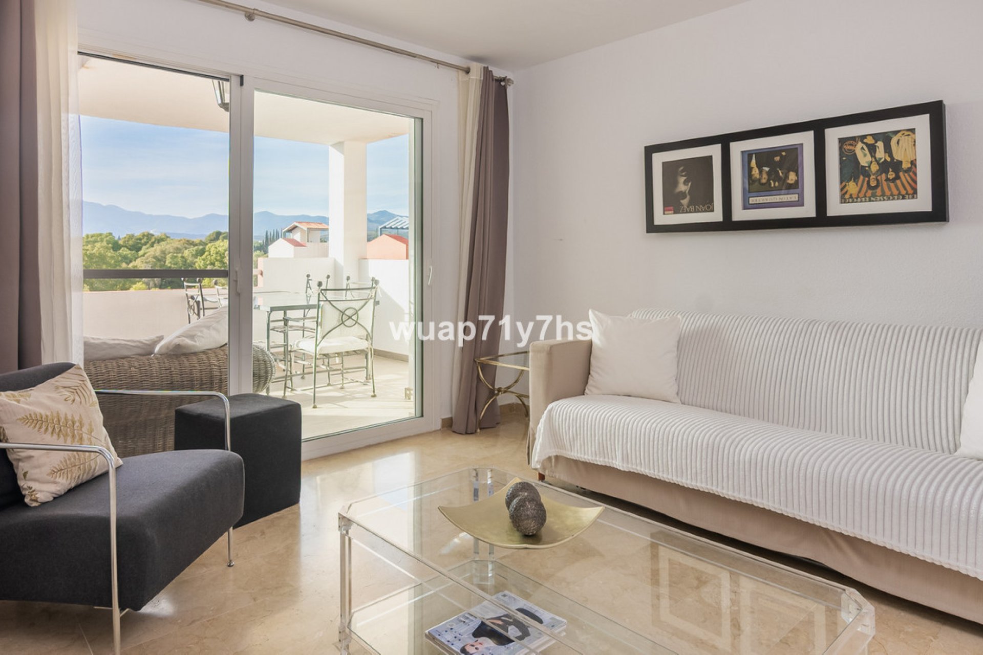 Resale - Apartment - Middle Floor Apartment - Estepona - Estepona Centro