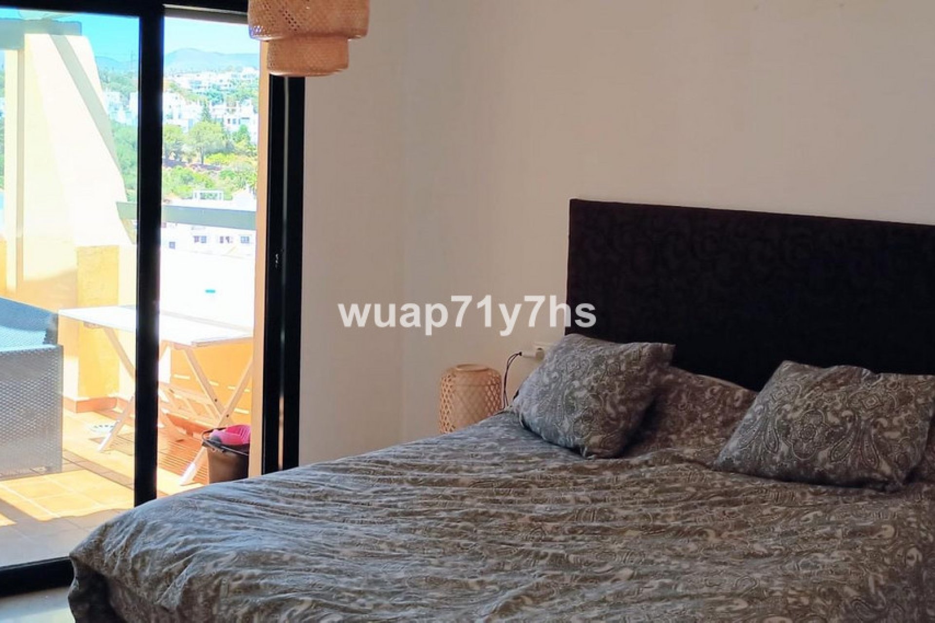 Resale - Apartment - Middle Floor Apartment - Estepona - Estepona Centro