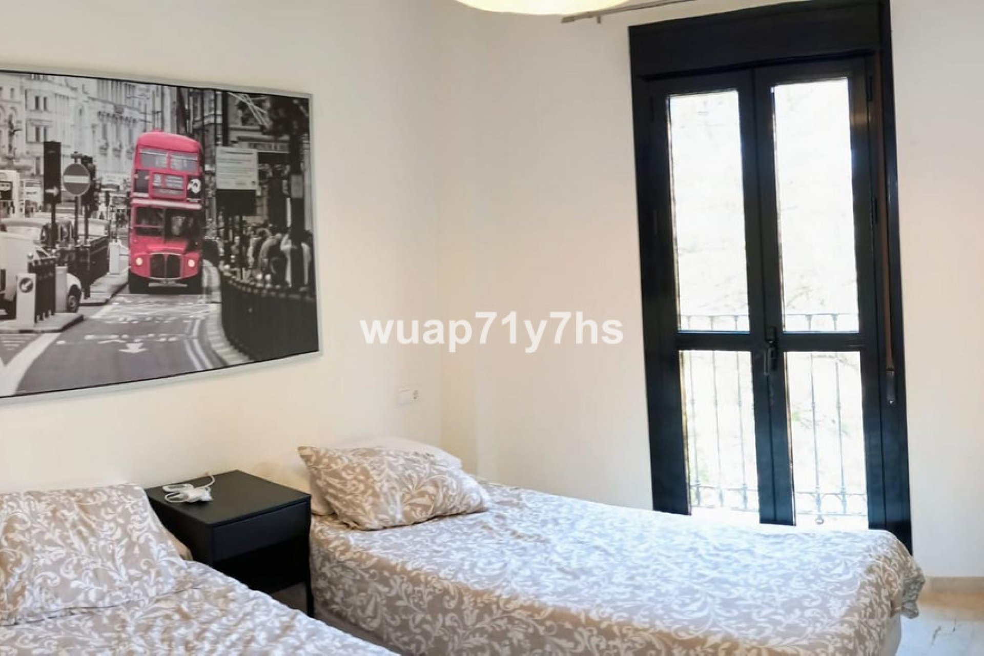 Resale - Apartment - Middle Floor Apartment - Estepona - Estepona Centro