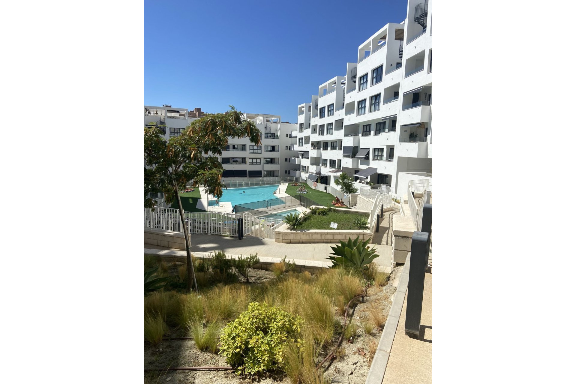 Resale - Apartment - Middle Floor Apartment - Estepona - Estepona Centro