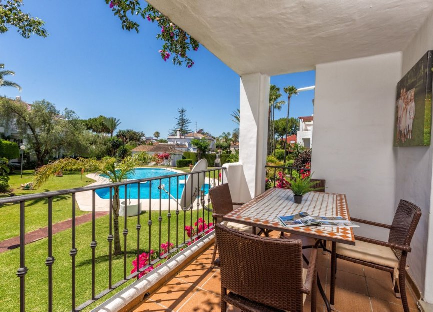 Resale - Apartment - Middle Floor Apartment - Estepona - Estepona Centro