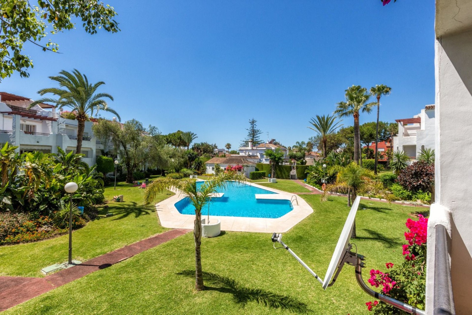 Resale - Apartment - Middle Floor Apartment - Estepona - Estepona Centro