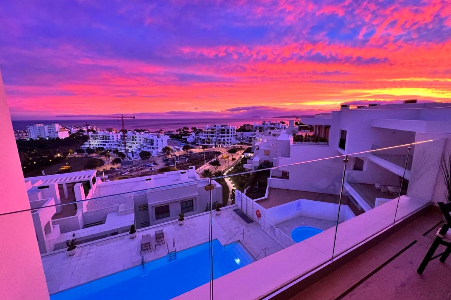 Resale - Apartment - Middle Floor Apartment - Estepona - Estepona Centro