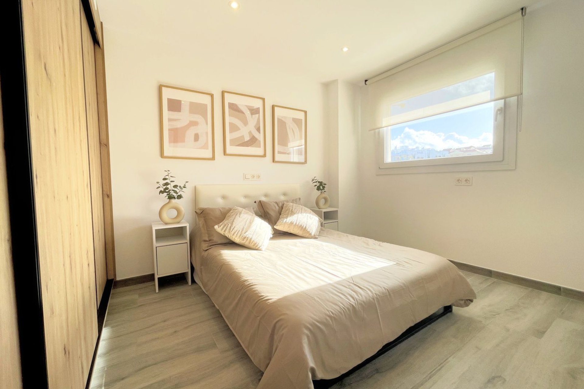 Resale - Apartment - Middle Floor Apartment - Estepona - Estepona Centro