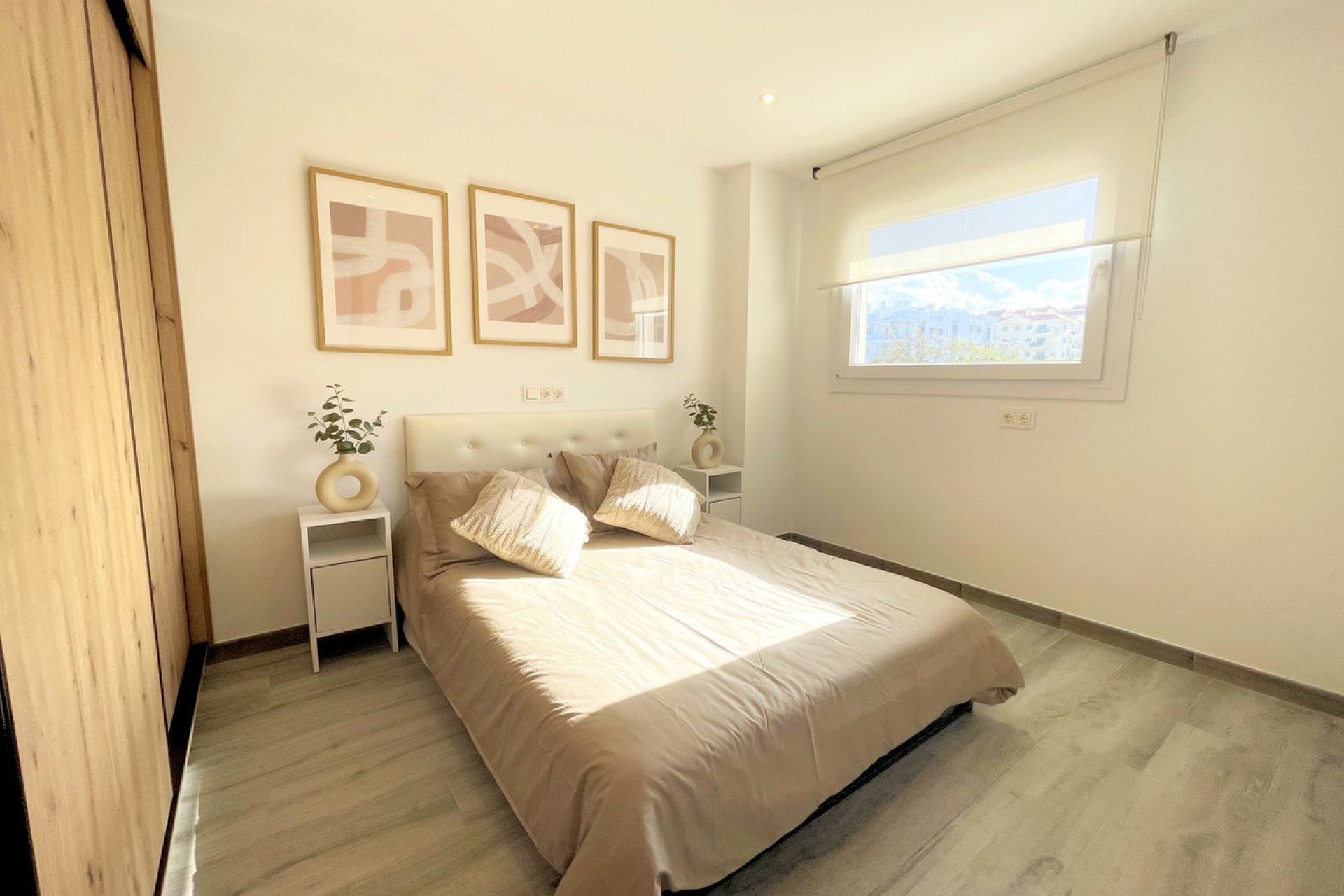 Resale - Apartment - Middle Floor Apartment - Estepona - Estepona Centro