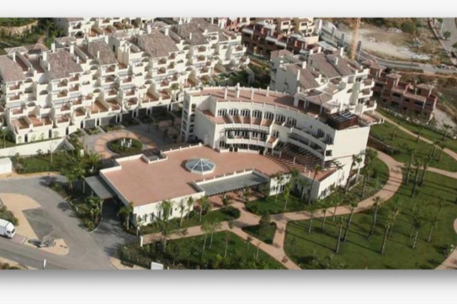 Resale - Apartment - Middle Floor Apartment - Estepona - Estepona Centro