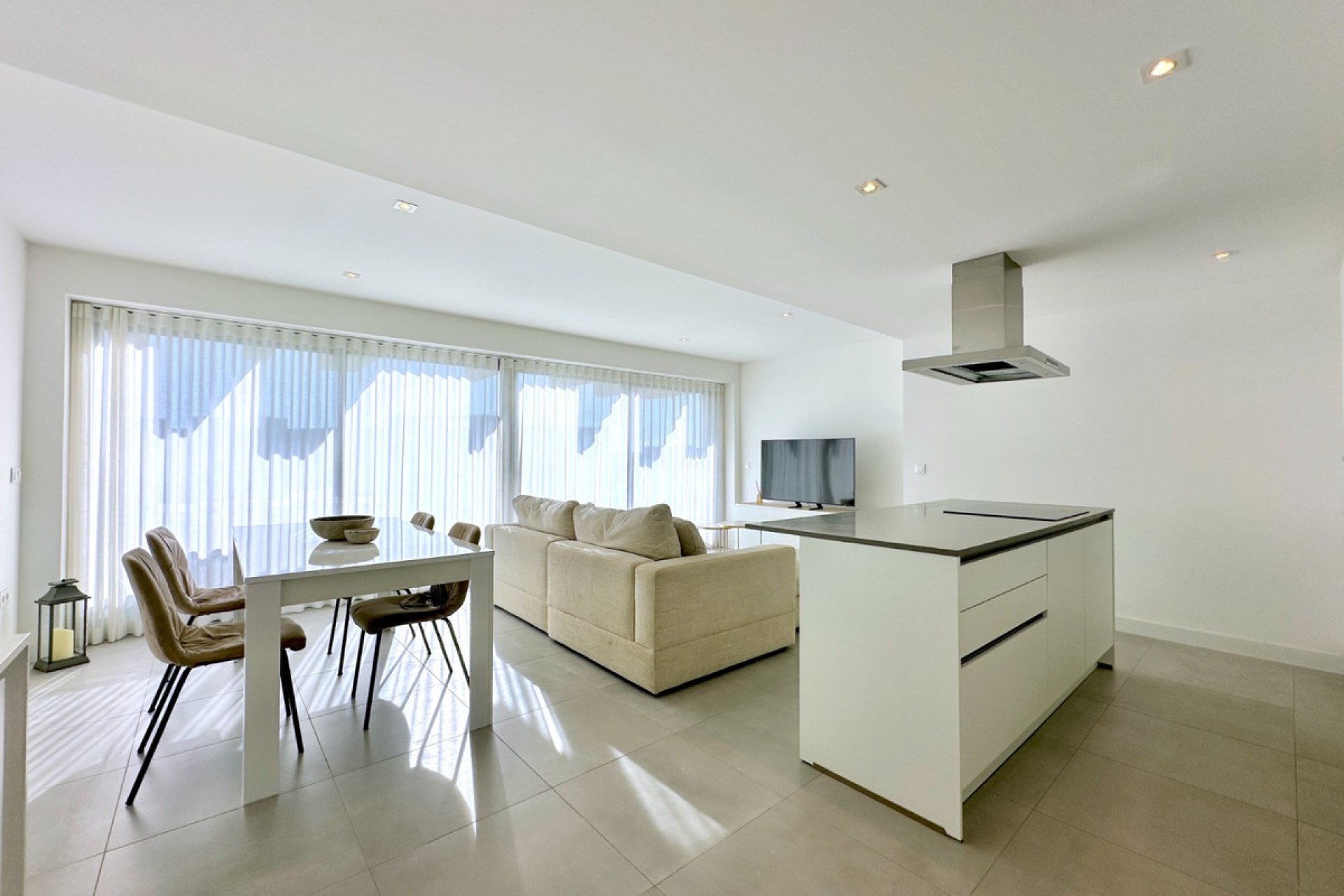 Resale - Apartment - Middle Floor Apartment - Estepona - Estepona Centro