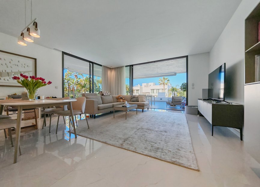 Resale - Apartment - Middle Floor Apartment - Estepona - Estepona Centro