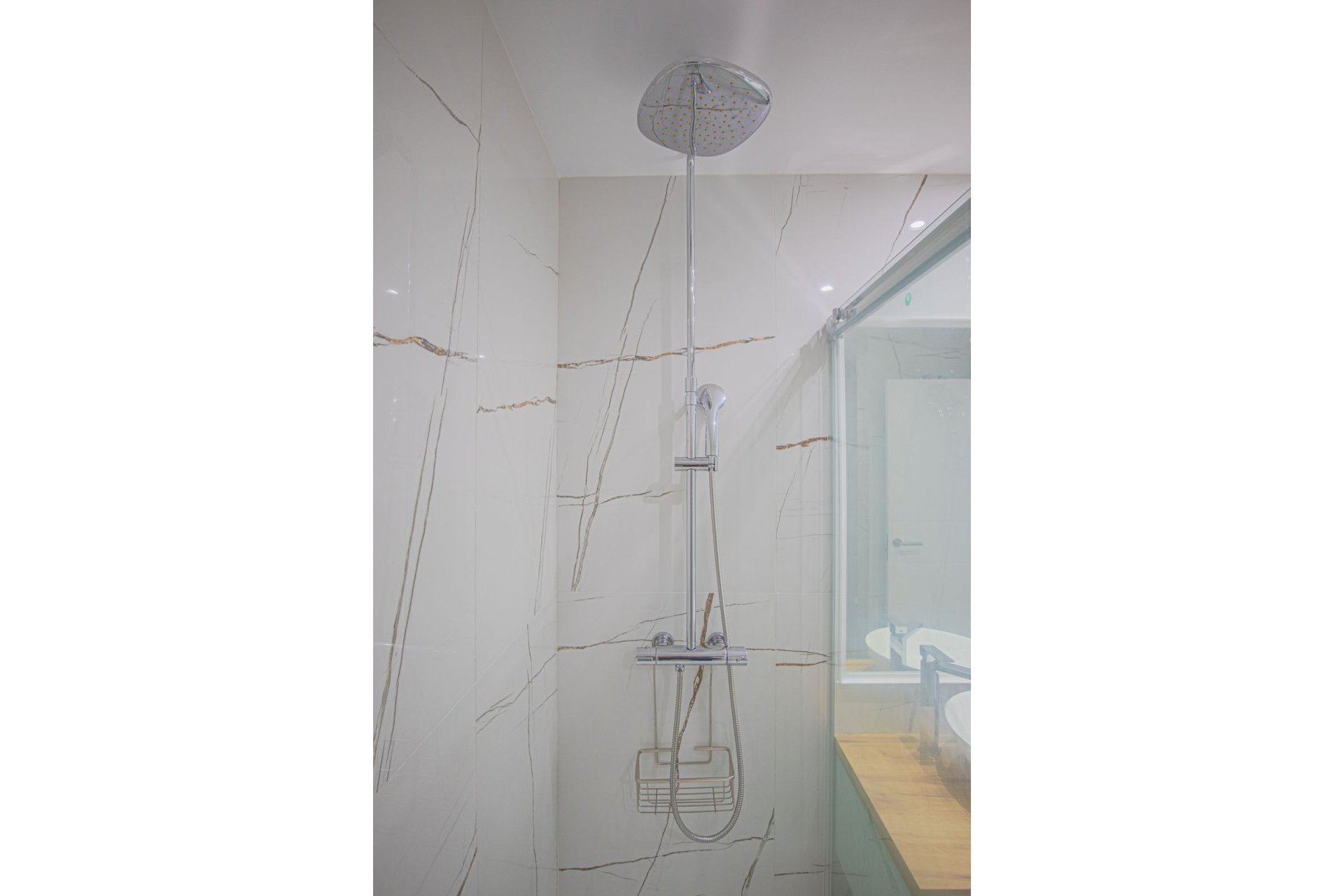 Resale - Apartment - Middle Floor Apartment - Estepona - Estepona Centro