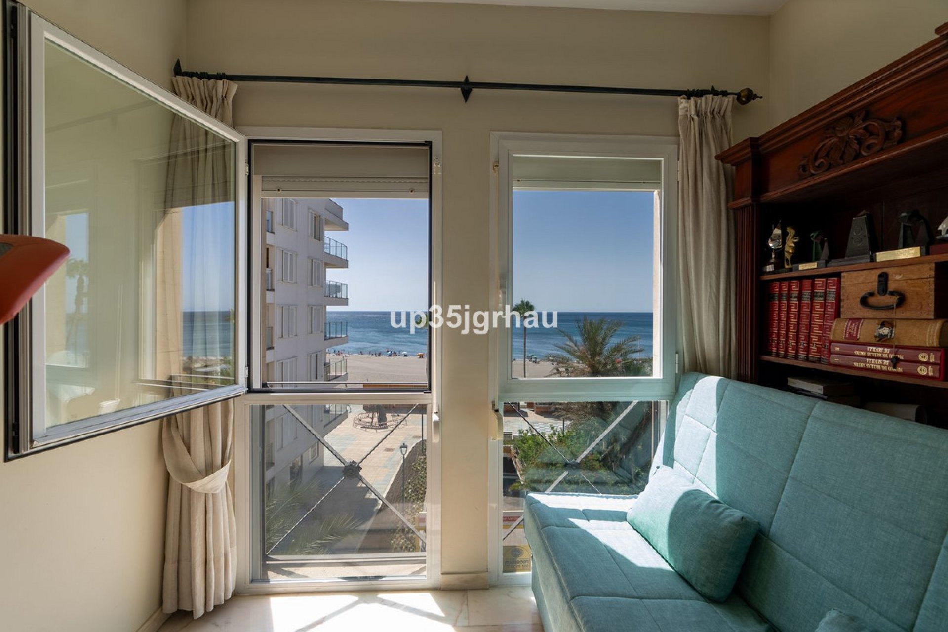 Resale - Apartment - Middle Floor Apartment - Estepona - Estepona Centro