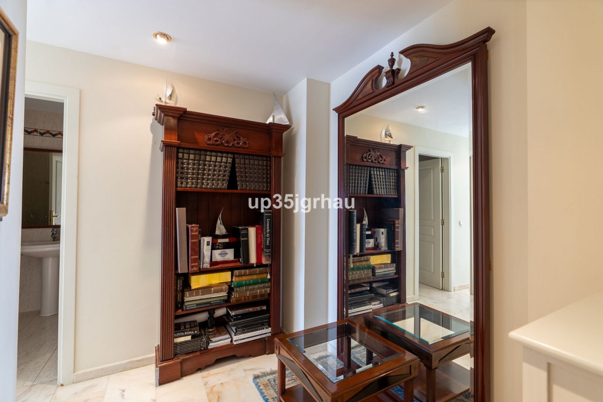 Resale - Apartment - Middle Floor Apartment - Estepona - Estepona Centro